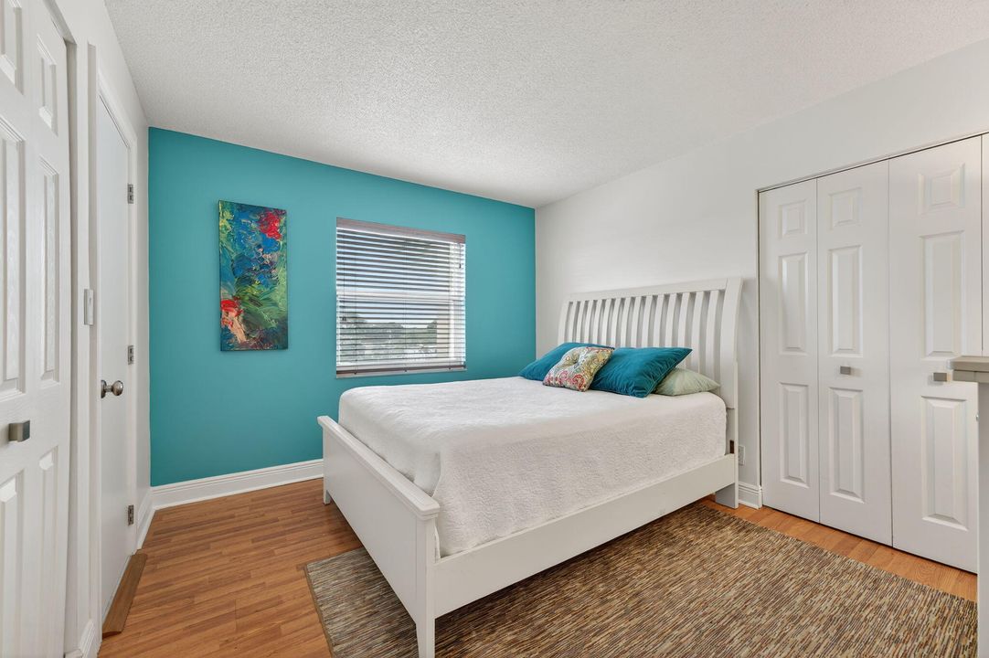 For Sale: $225,000 (2 beds, 1 baths, 850 Square Feet)