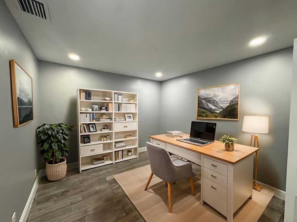 Activo con contrato: $4,300 (4 camas, 3 baños, 1342 Pies cuadrados)