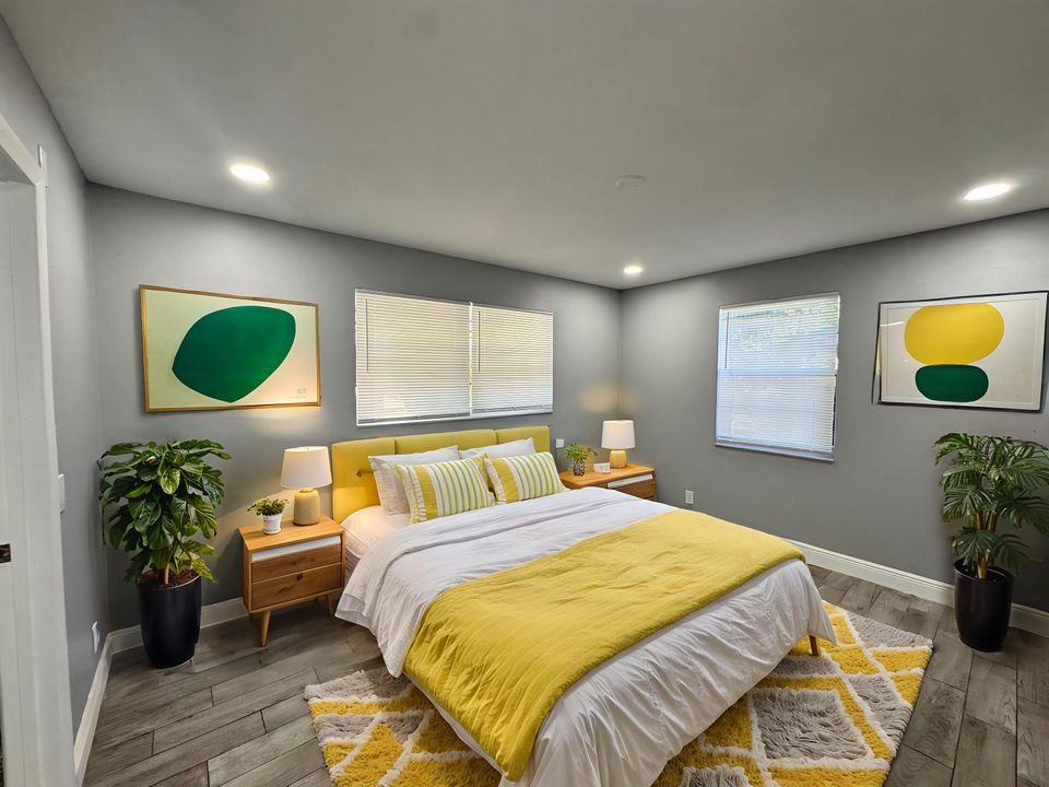 Activo con contrato: $4,300 (4 camas, 3 baños, 1342 Pies cuadrados)