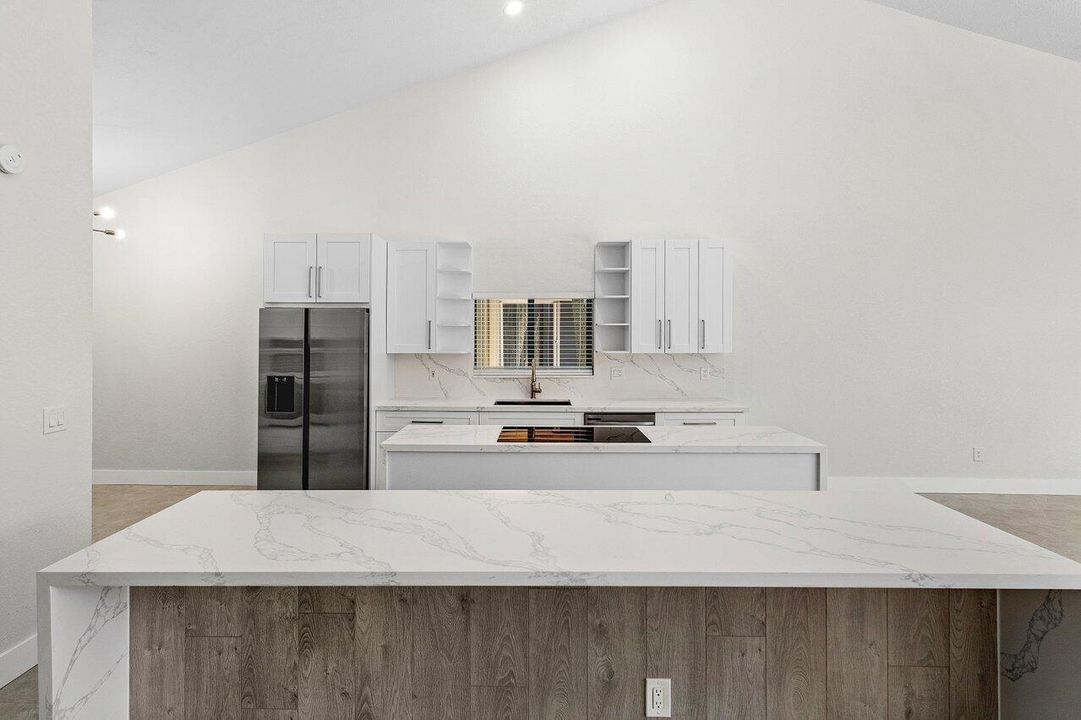 Active With Contract: $699,999 (3 beds, 3 baths, 1911 Square Feet)