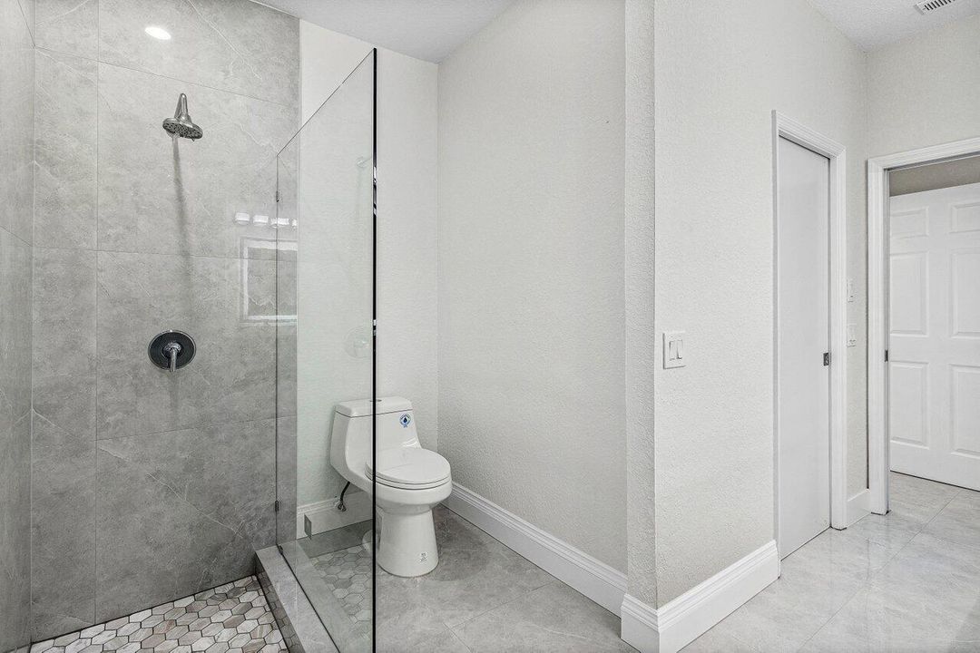 Active With Contract: $699,999 (3 beds, 3 baths, 1911 Square Feet)