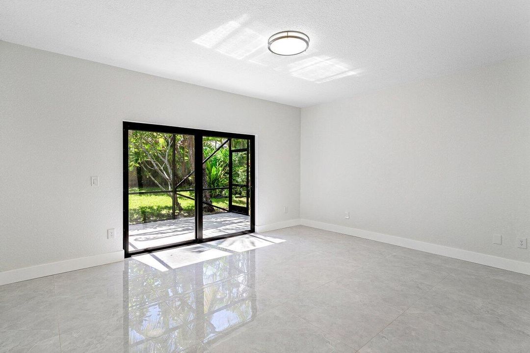 Active With Contract: $699,999 (3 beds, 3 baths, 1911 Square Feet)