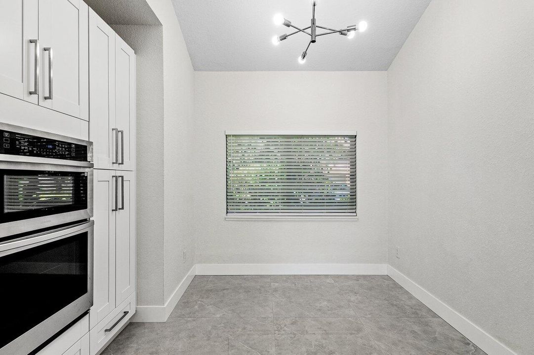 Active With Contract: $699,999 (3 beds, 3 baths, 1911 Square Feet)