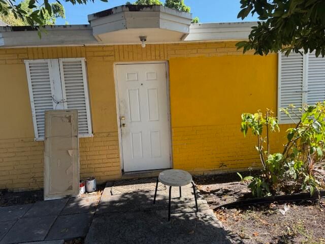 待售: $309,000 (3 贝兹, 1 浴室, 994 平方英尺)