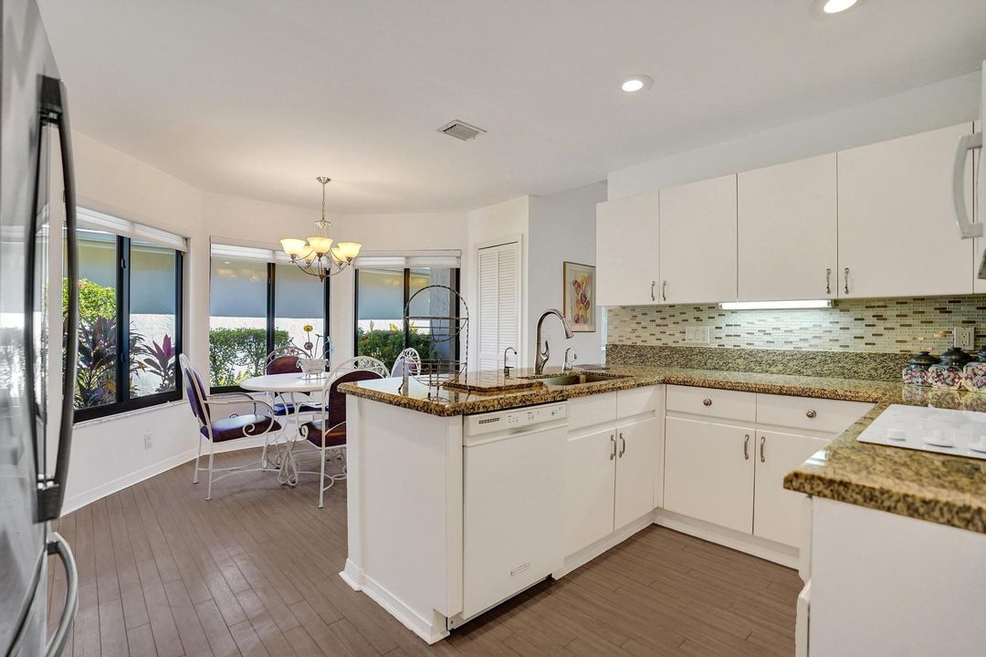 Active With Contract: $995,000 (3 beds, 3 baths, 2042 Square Feet)