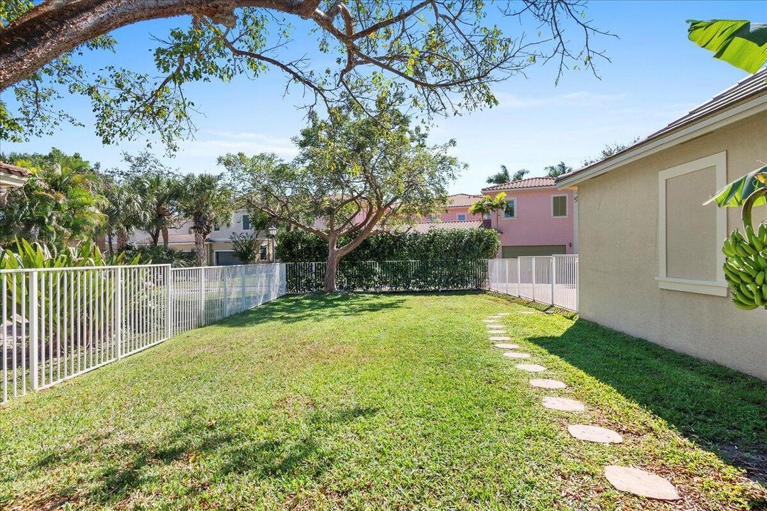 For Sale: $1,175,000 (4 beds, 3 baths, 3166 Square Feet)