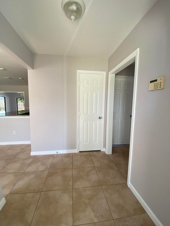 For Sale: $389,000 (3 beds, 2 baths, 1787 Square Feet)