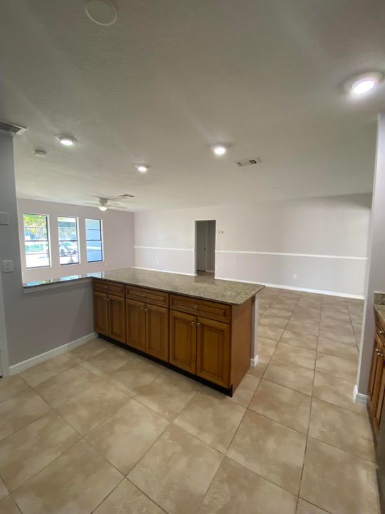 For Sale: $389,000 (3 beds, 2 baths, 1787 Square Feet)