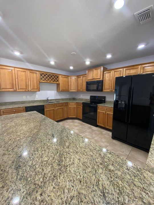 For Sale: $389,000 (3 beds, 2 baths, 1787 Square Feet)