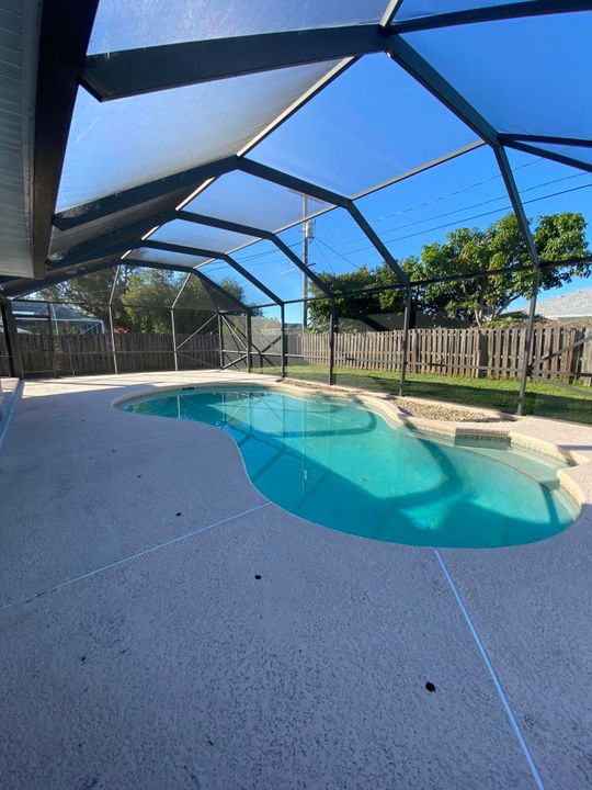 For Sale: $389,000 (3 beds, 2 baths, 1787 Square Feet)