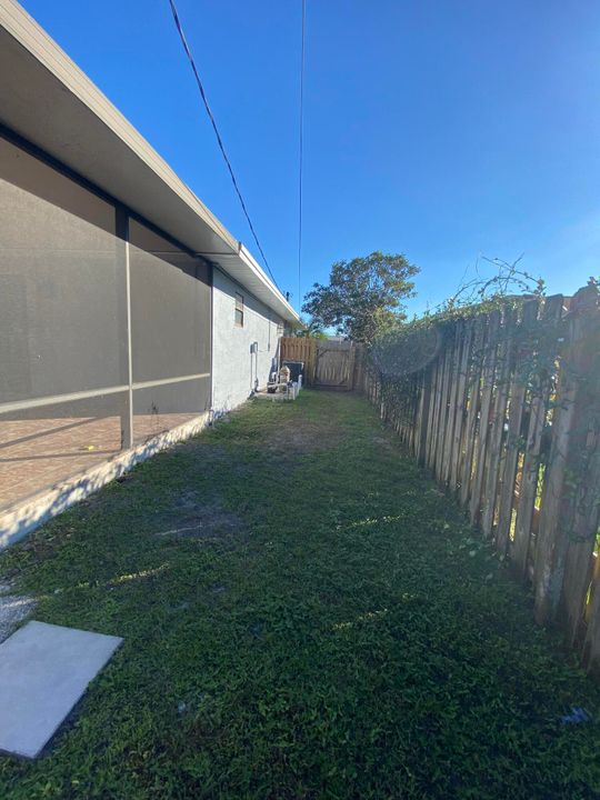 For Sale: $389,000 (3 beds, 2 baths, 1787 Square Feet)