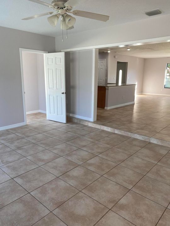 For Sale: $389,000 (3 beds, 2 baths, 1787 Square Feet)