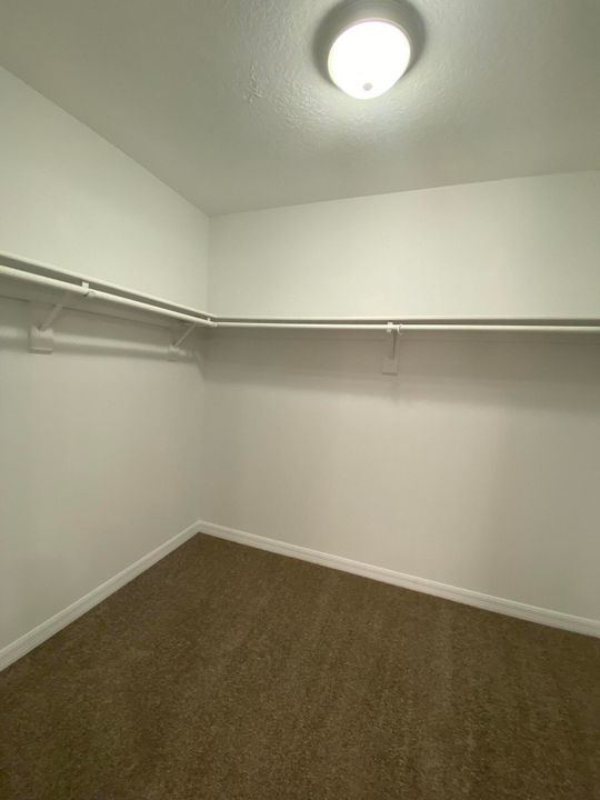 For Sale: $389,000 (3 beds, 2 baths, 1787 Square Feet)