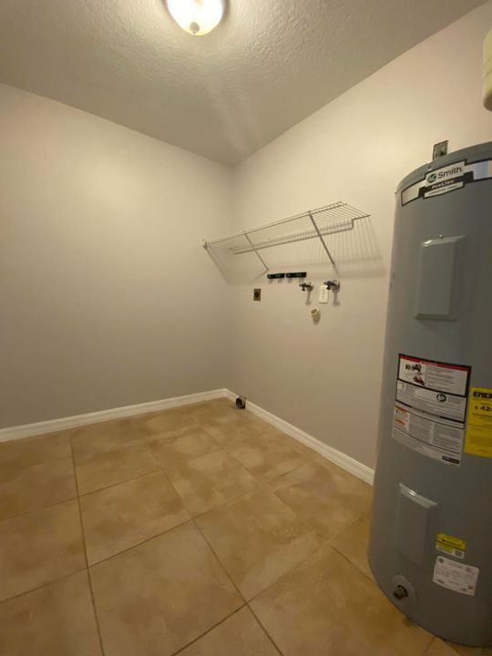 For Sale: $389,000 (3 beds, 2 baths, 1787 Square Feet)