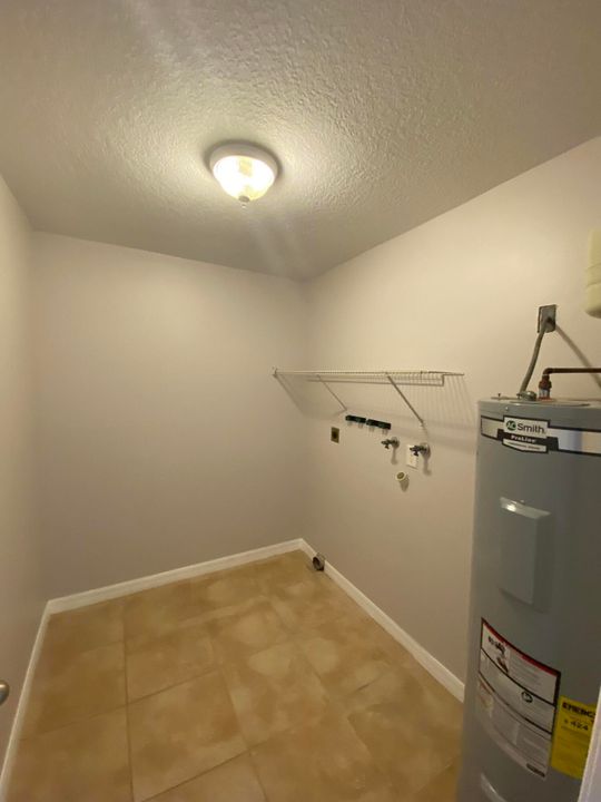 For Sale: $389,000 (3 beds, 2 baths, 1787 Square Feet)