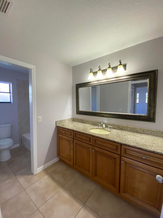 For Sale: $389,000 (3 beds, 2 baths, 1787 Square Feet)