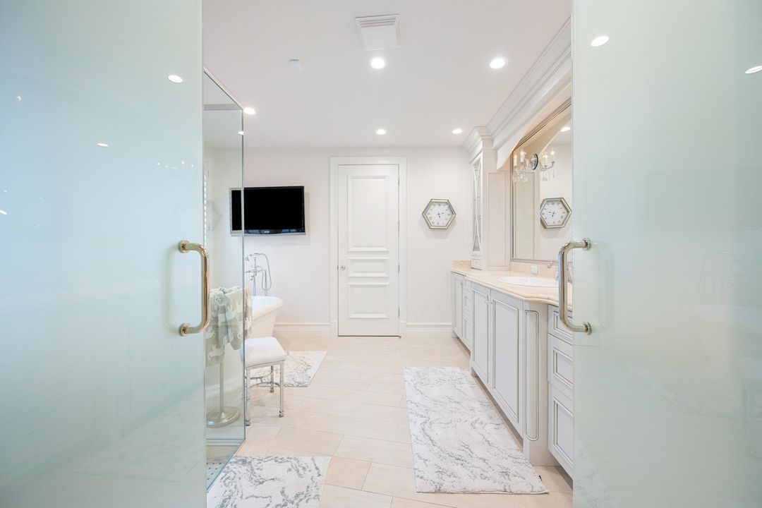 For Sale: $4,700,000 (4 beds, 5 baths, 4302 Square Feet)