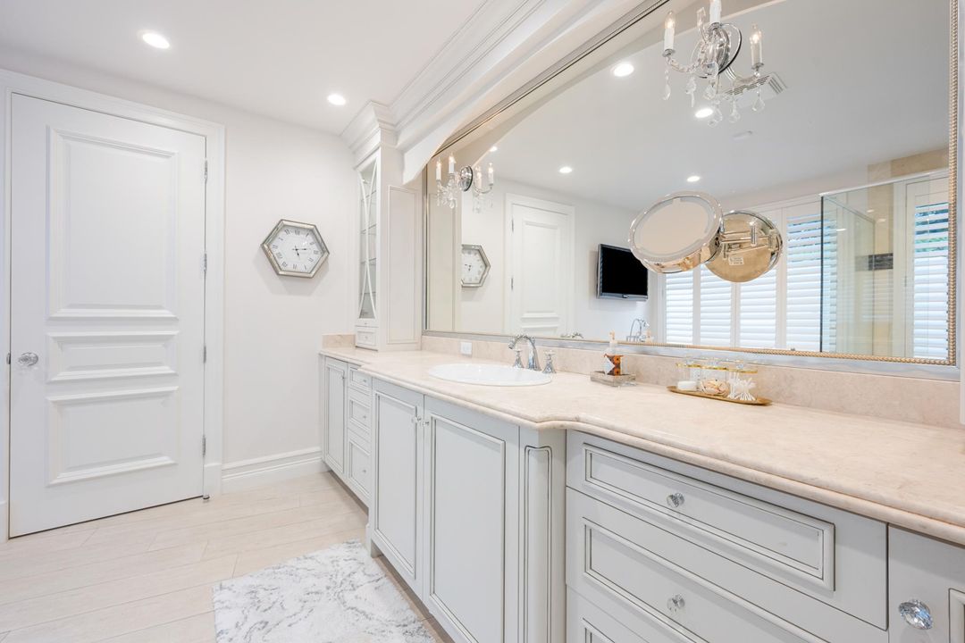 For Sale: $4,700,000 (4 beds, 5 baths, 4302 Square Feet)