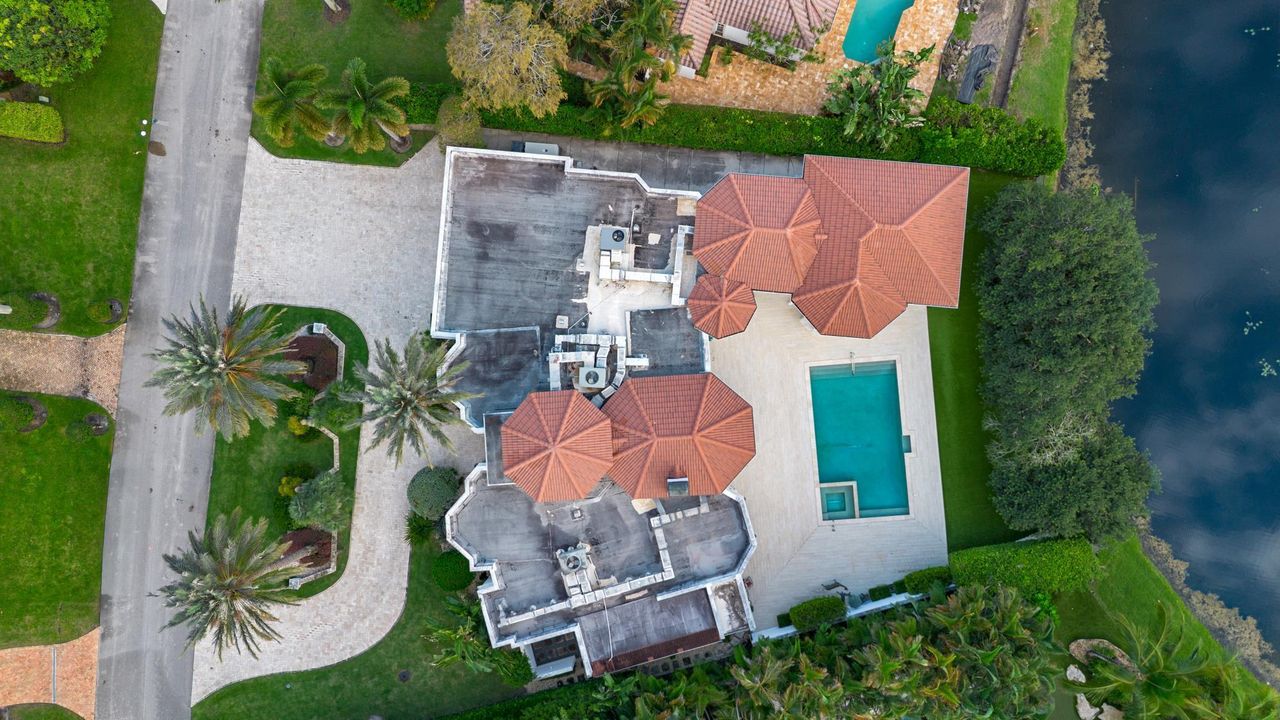 For Sale: $4,700,000 (4 beds, 5 baths, 4302 Square Feet)