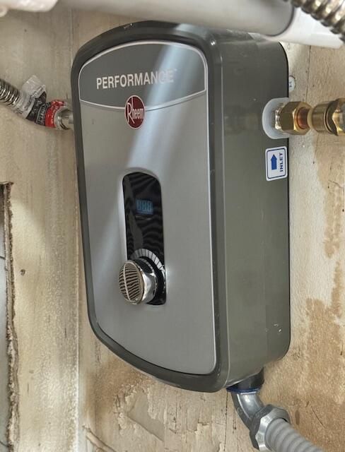 For Sale: $169,900 (1 beds, 1 baths, 682 Square Feet)