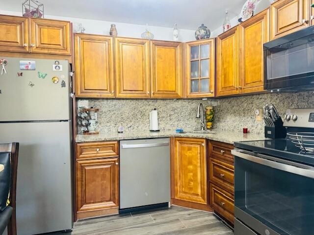 For Sale: $169,900 (1 beds, 1 baths, 682 Square Feet)