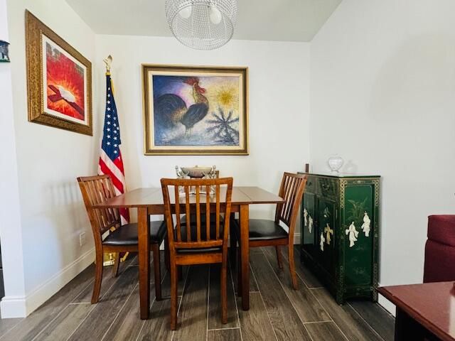 For Sale: $169,900 (1 beds, 1 baths, 682 Square Feet)