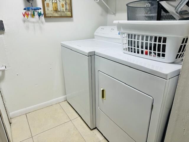 For Sale: $169,900 (1 beds, 1 baths, 682 Square Feet)