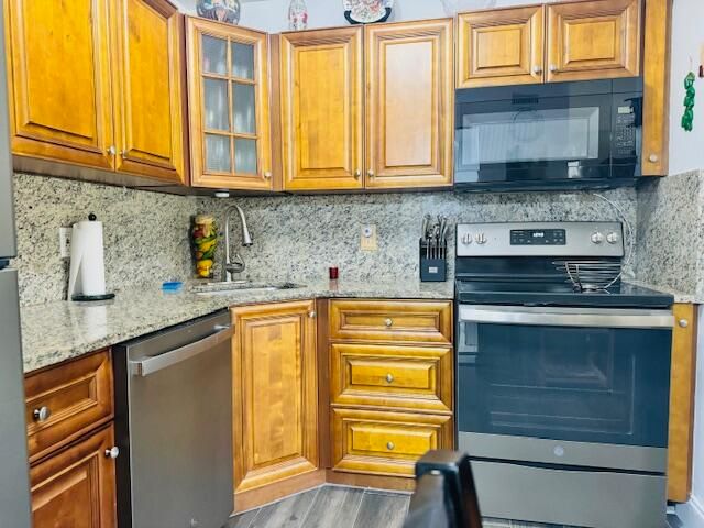 For Sale: $169,900 (1 beds, 1 baths, 682 Square Feet)