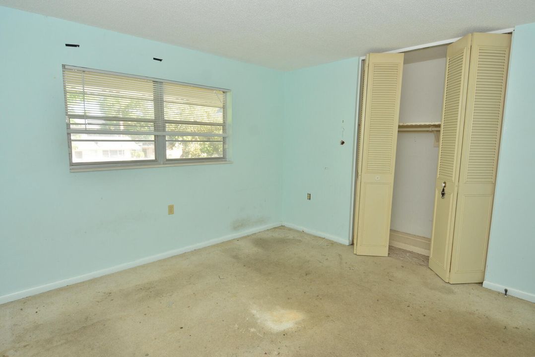 Active With Contract: $139,900 (2 beds, 2 baths, 1032 Square Feet)