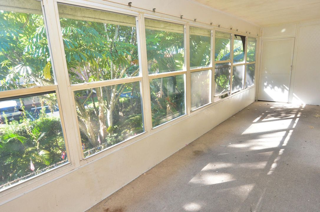 Active With Contract: $139,900 (2 beds, 2 baths, 1032 Square Feet)