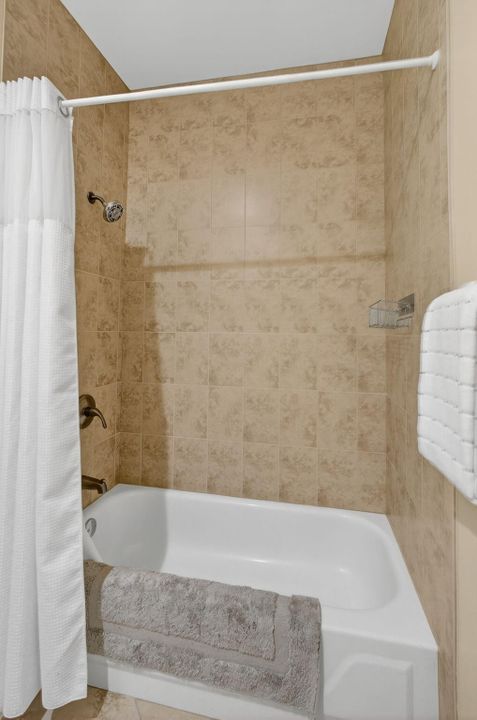 For Rent: $14,000 (4 beds, 3 baths, 2535 Square Feet)