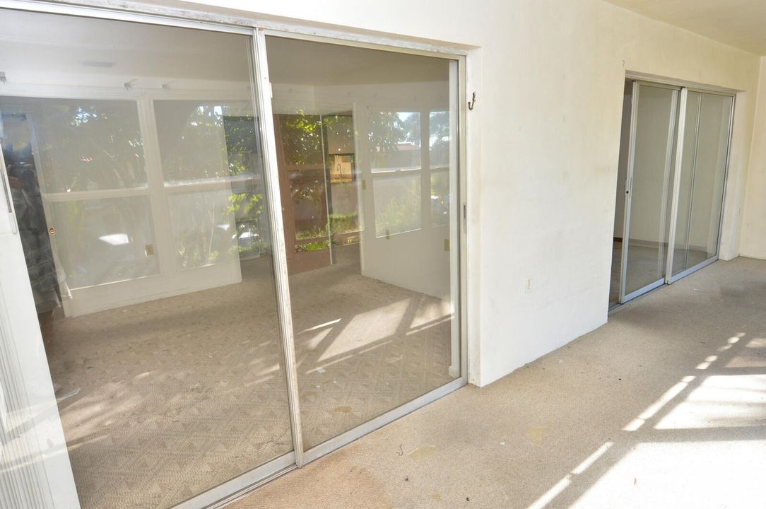 Active With Contract: $139,900 (2 beds, 2 baths, 1032 Square Feet)