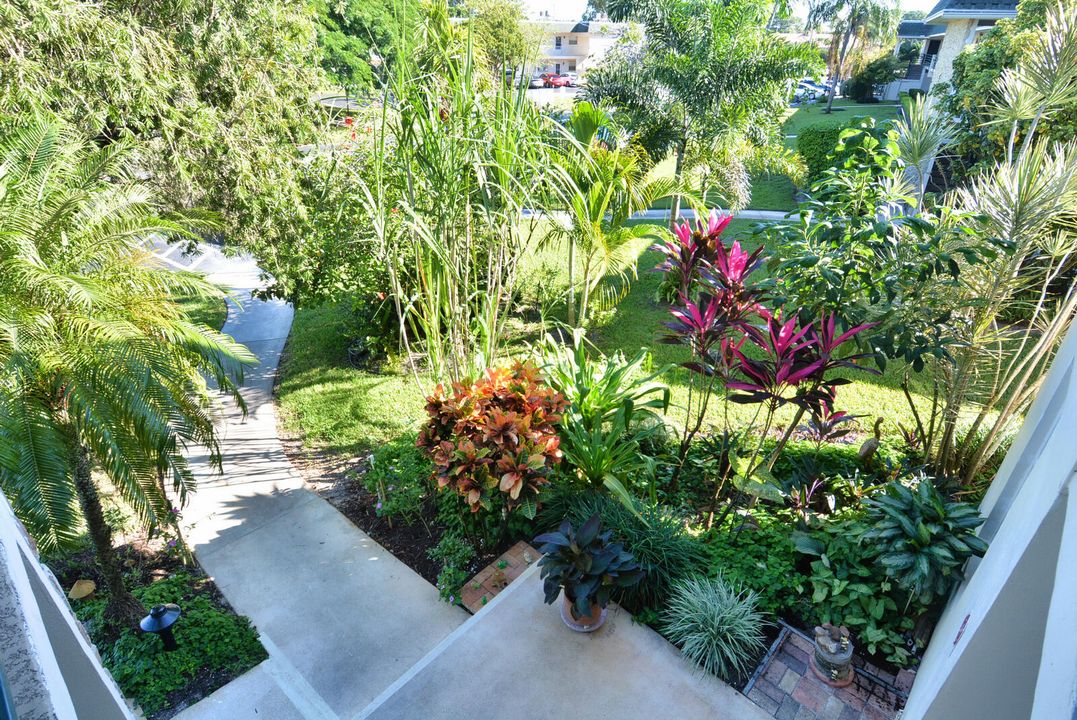 Active With Contract: $139,900 (2 beds, 2 baths, 1032 Square Feet)