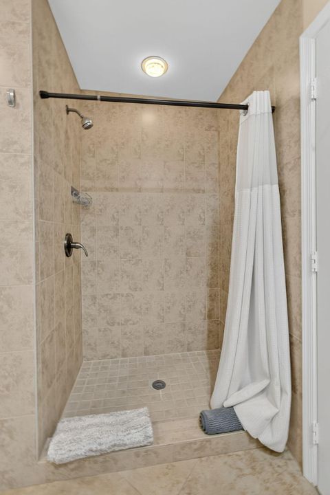 For Rent: $14,000 (4 beds, 3 baths, 2535 Square Feet)