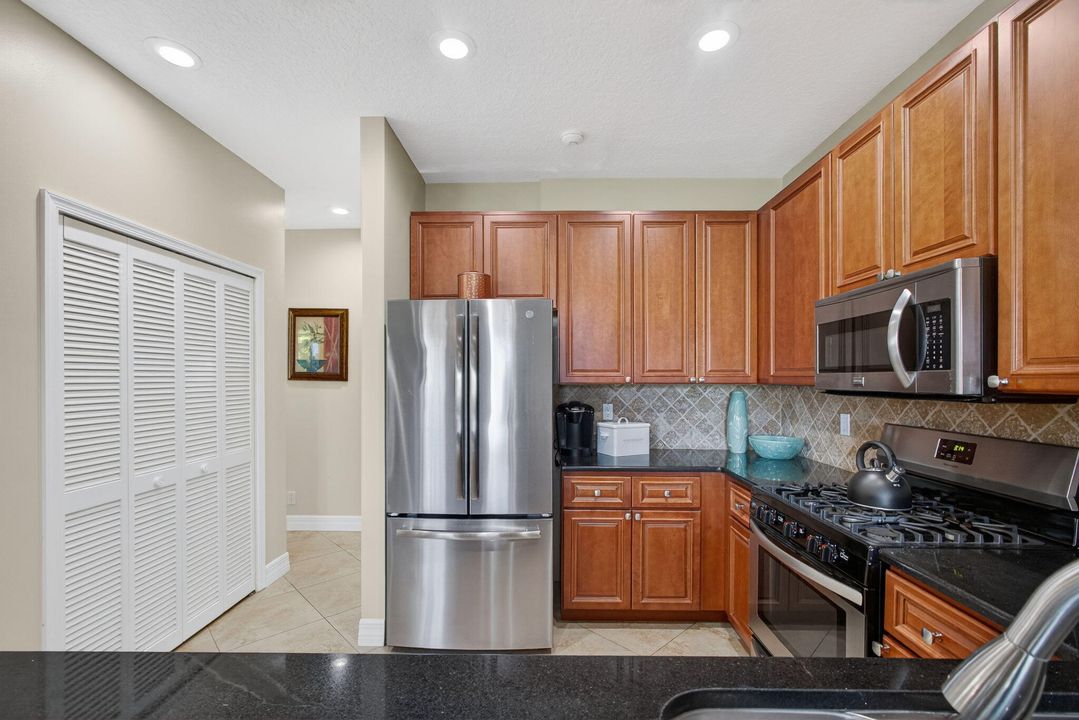 For Rent: $14,000 (4 beds, 3 baths, 2535 Square Feet)