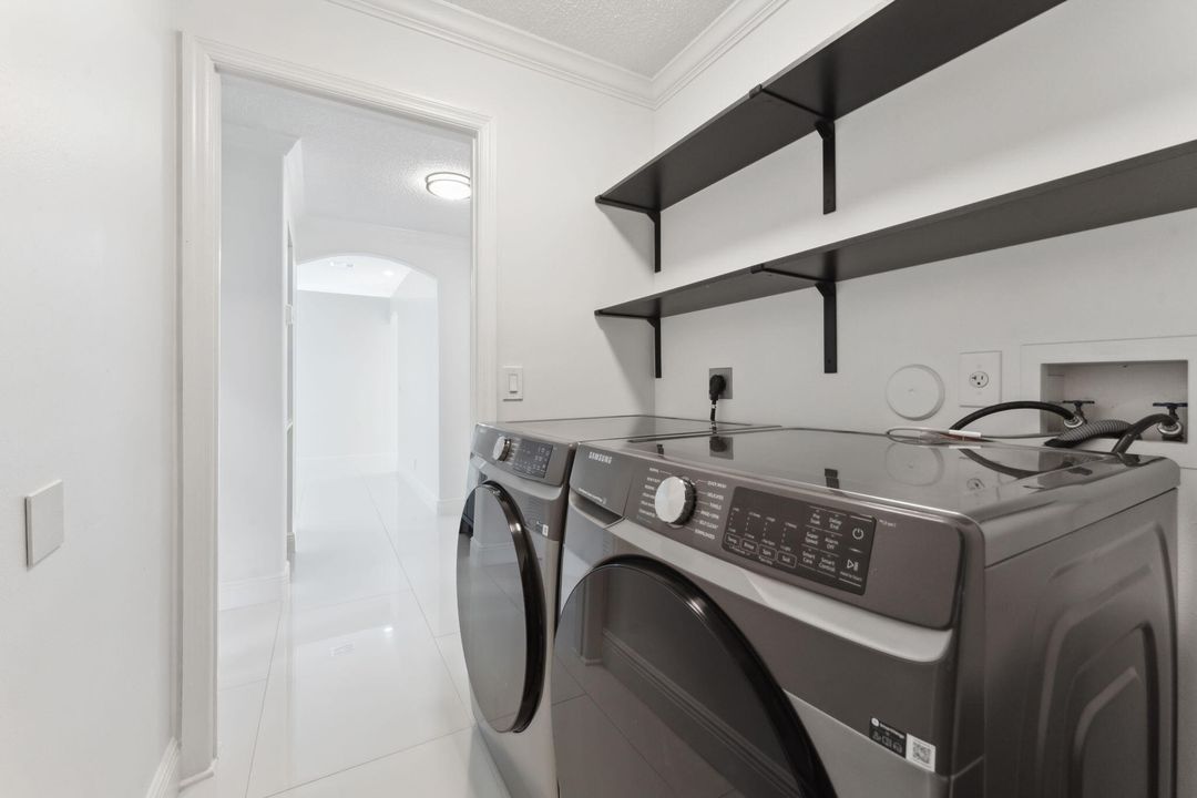 В аренду: $5,000 (4 спален, 2 ванн, 1981 Квадратных фут)