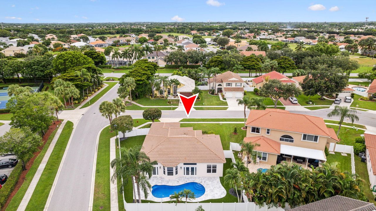 В аренду: $5,000 (4 спален, 2 ванн, 1981 Квадратных фут)