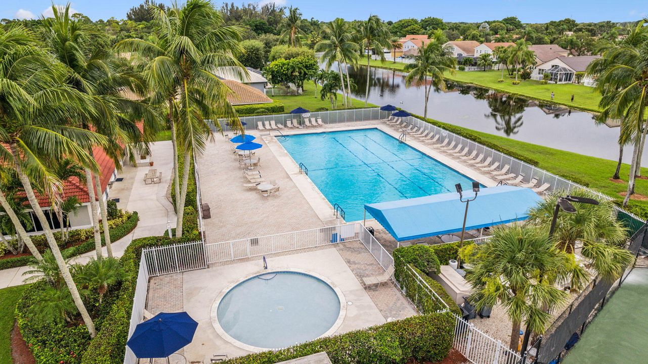 В аренду: $5,000 (4 спален, 2 ванн, 1981 Квадратных фут)