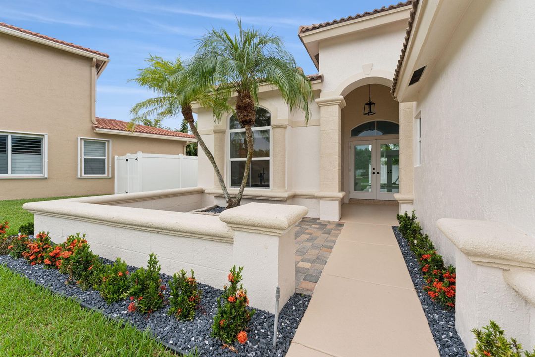 В аренду: $5,000 (4 спален, 2 ванн, 1981 Квадратных фут)