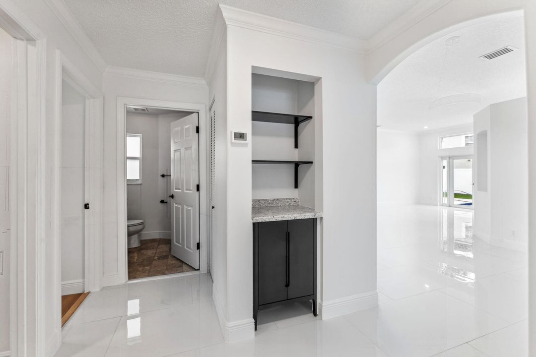 В аренду: $5,000 (4 спален, 2 ванн, 1981 Квадратных фут)