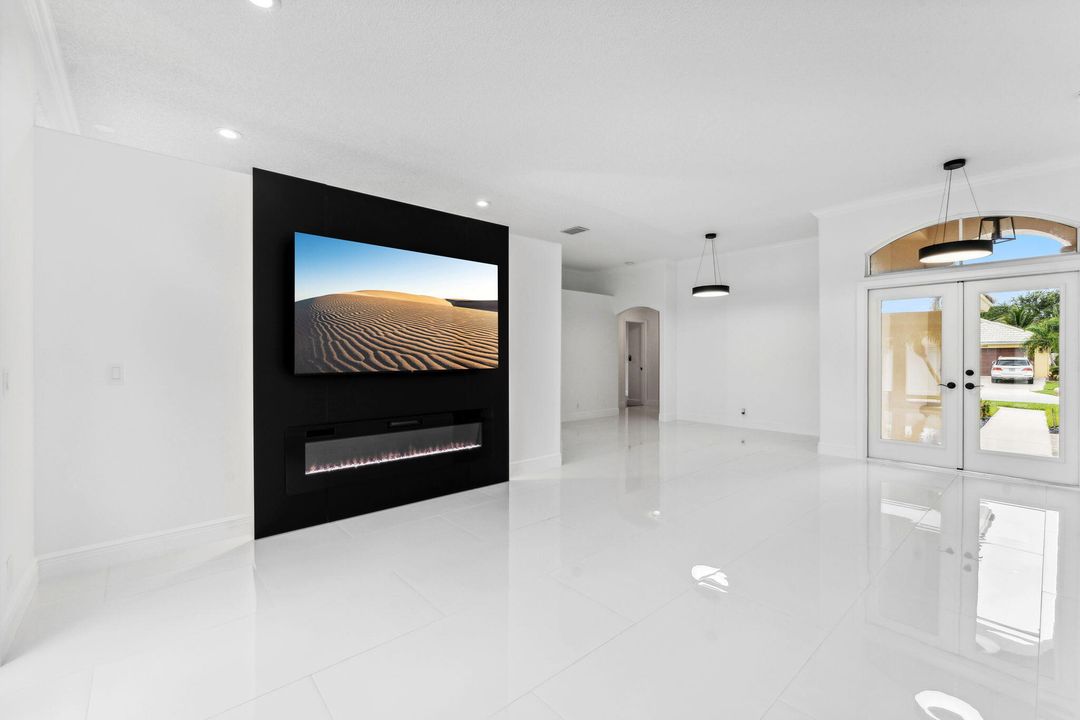 В аренду: $5,000 (4 спален, 2 ванн, 1981 Квадратных фут)