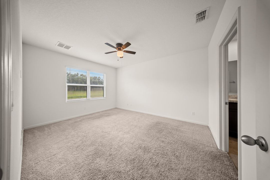 待售: $415,000 (4 贝兹, 2 浴室, 1955 平方英尺)