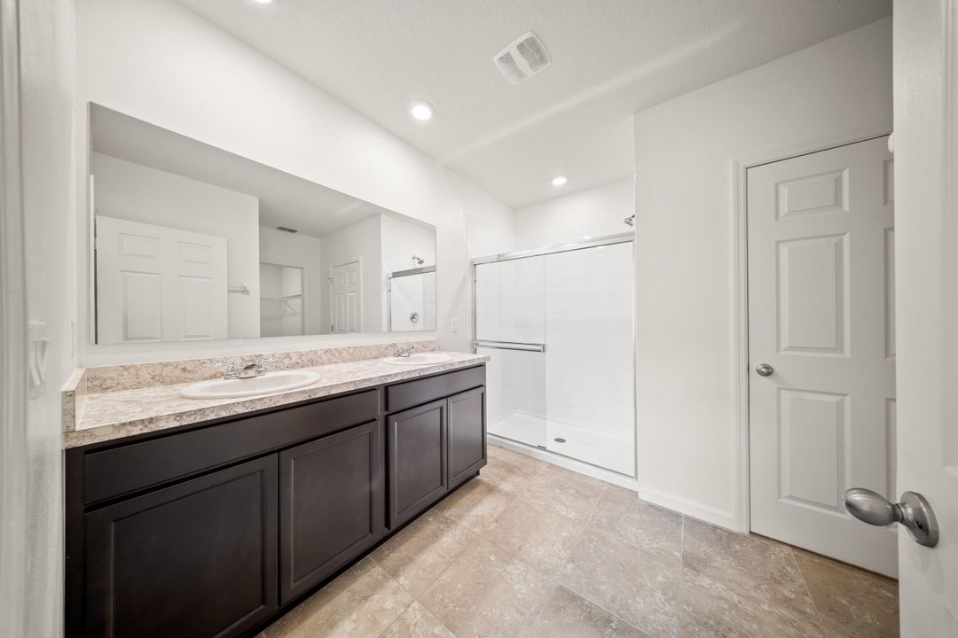 待售: $415,000 (4 贝兹, 2 浴室, 1955 平方英尺)