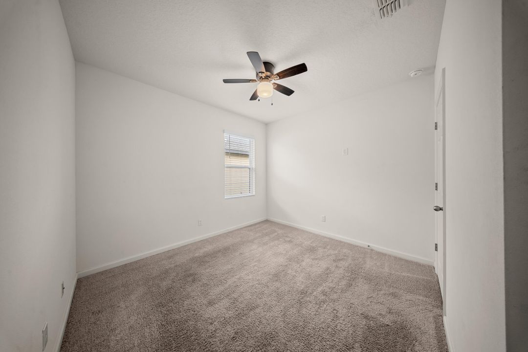 待售: $415,000 (4 贝兹, 2 浴室, 1955 平方英尺)