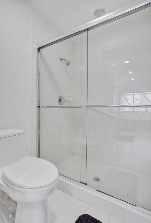 Active With Contract: $995,000 (3 beds, 3 baths, 2042 Square Feet)