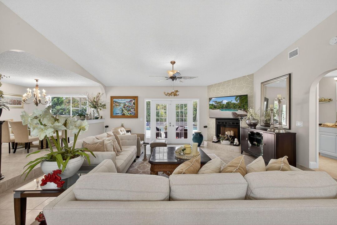 For Sale: $1,259,900 (4 beds, 2 baths, 2780 Square Feet)