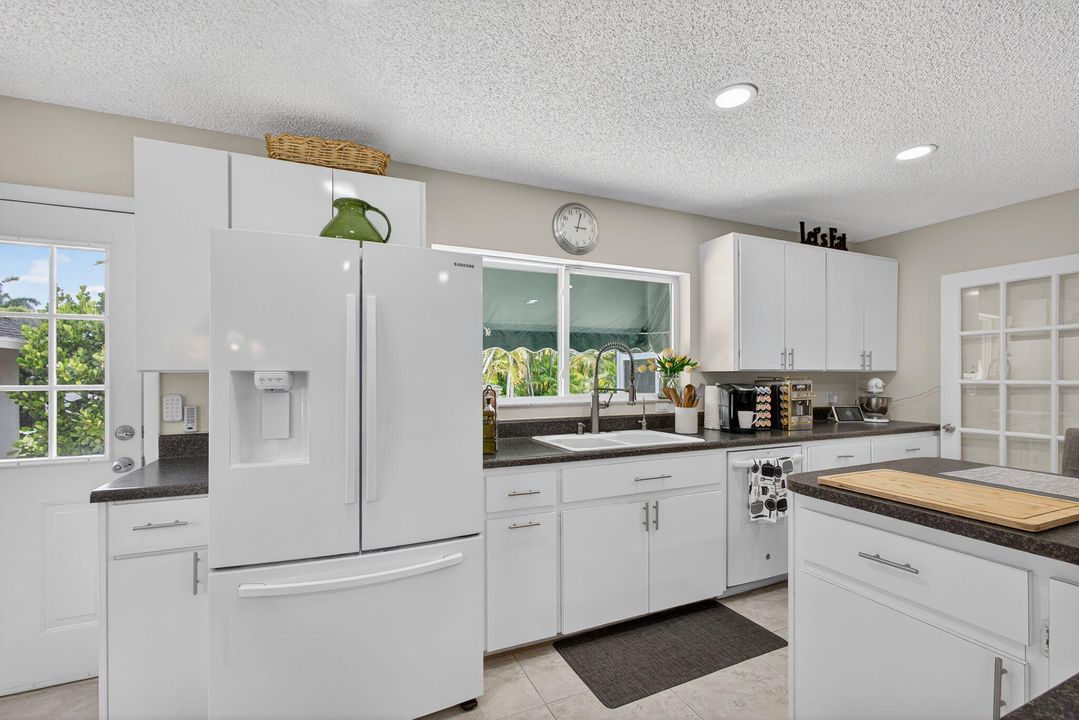 For Sale: $1,259,900 (4 beds, 2 baths, 2780 Square Feet)