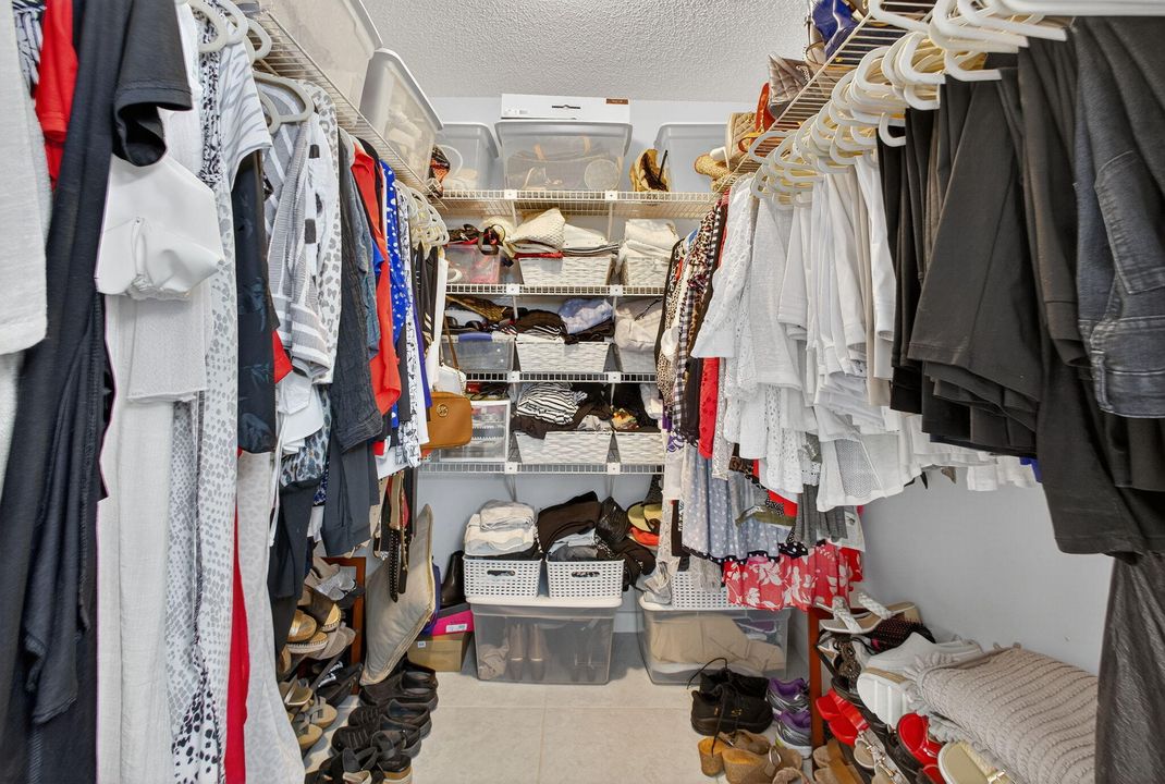 For Sale: $1,259,900 (4 beds, 2 baths, 2780 Square Feet)