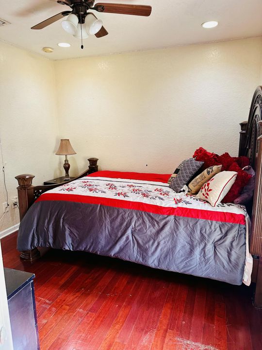 For Sale: $498,000 (4 beds, 2 baths, 1722 Square Feet)