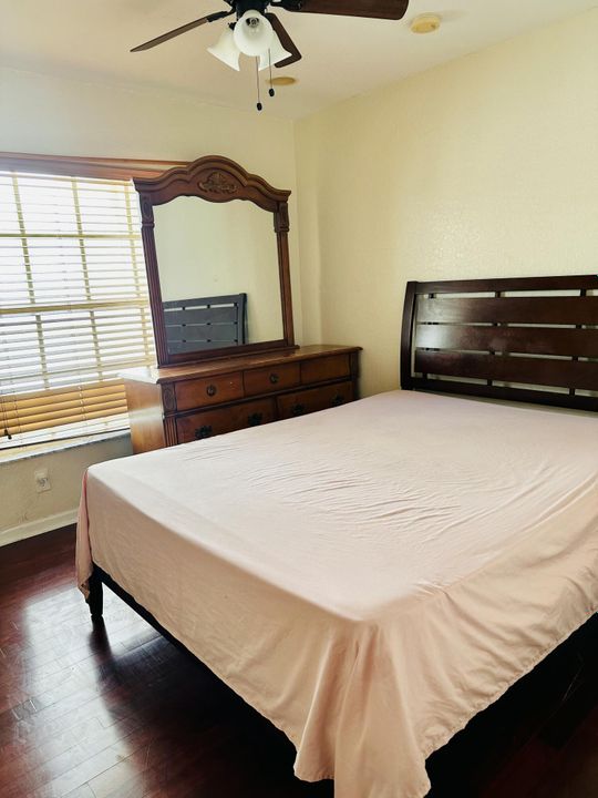 For Sale: $498,000 (4 beds, 2 baths, 1722 Square Feet)